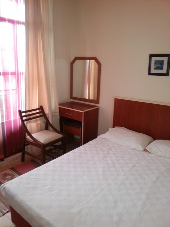 Sempati 2* Side